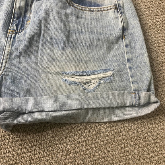 Fashion Nova Womens Shorts Size Medium Blue Medium Wash Denim Aquamarine NWT - Picture 4 of 11